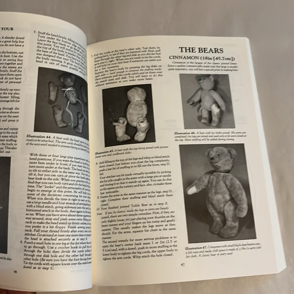 NWT Classic Teddy Bears Designs 24 Bears & Wardrobe BOOK Heirlooms 1996 Worrell - Picture 13 of 17